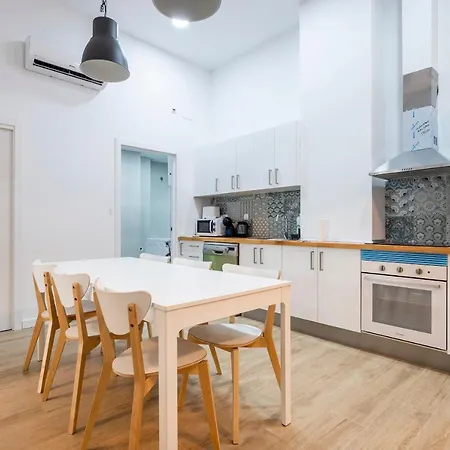 10 Pax, Ac, Wifi Gratis, Ciudad Artes Y Ciencias Apartment *