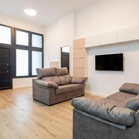 10 Pax, Ac, Wifi Gratis, Ciudad Artes Y Ciencias Apartment