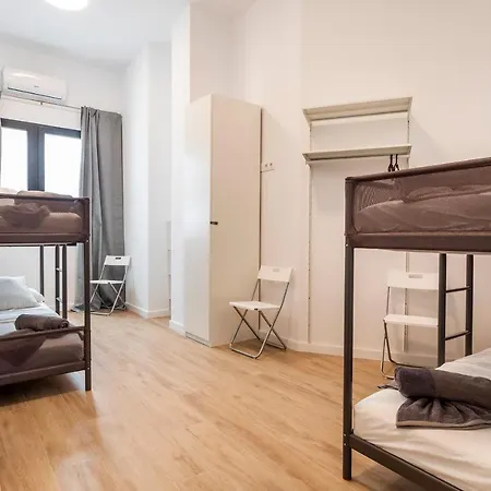 Apartment 10 Pax, Ac, Wifi Gratis, Ciudad Artes Y Ciencias