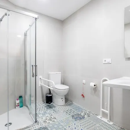 10 Pax, Ac, Wifi Gratis, Ciudad Artes Y Ciencias * Valencia