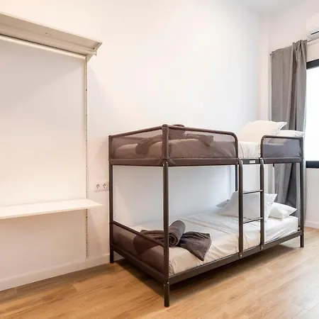 Apartment 10 Pax, Ac, Wifi Gratis, Ciudad Artes Y Ciencias Valencia